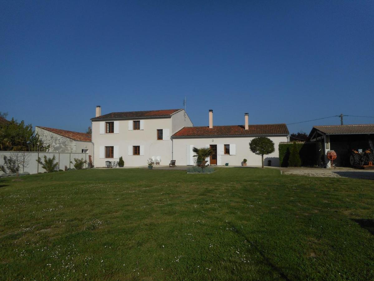 Le Logis De L'Etore Saint-Jean-dʼAngély Exterior foto